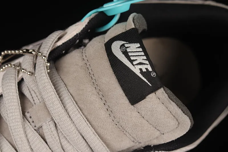 All Categories Nk SB Dunk Series Nk SB Dunk Low Low-top sneakers F version Otomo Katsuhiro x NK SB Dunk Low "Steamboy OST" Otomo Katsuhiro co-branded SB low-top sports and leisure sneakers LF0039-006